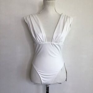 NWT- Missguided Women Elegant White Plunged V-Neck Thong Cocktail Bodysuit SZ S